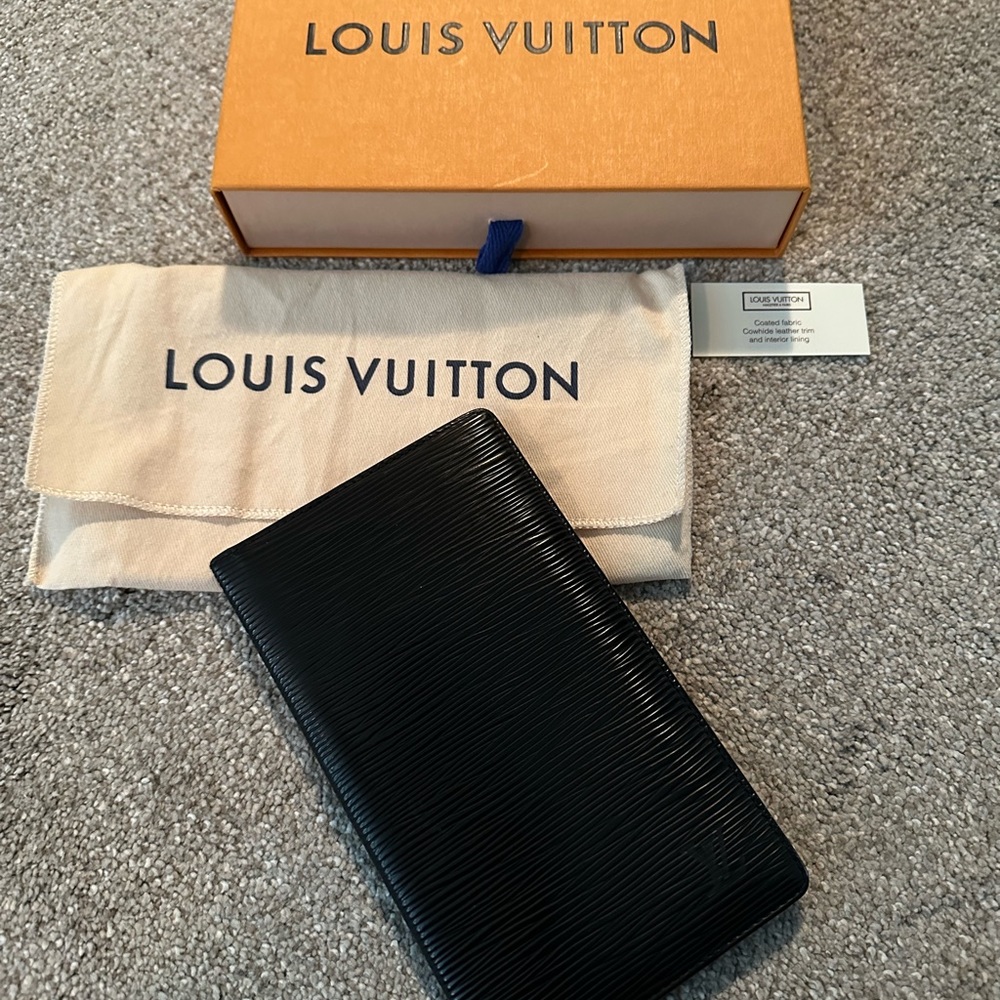 Louis Vuitton epi large slim wallet